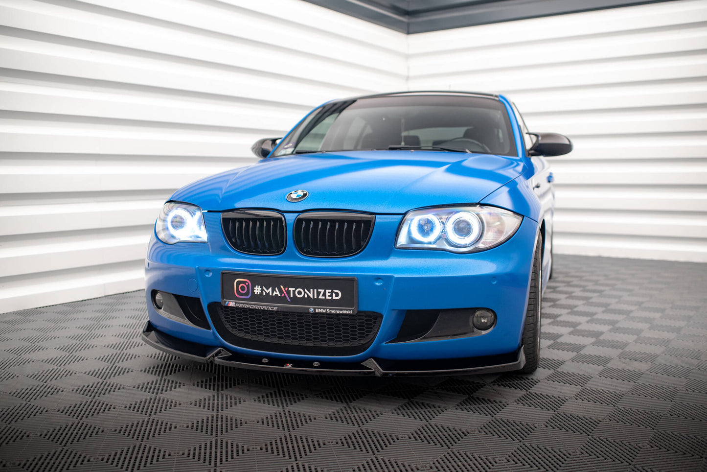 Maxton Front Ansatz V.2 für BMW 1er M-Paket E87 Facelift schwarz Hochglanz