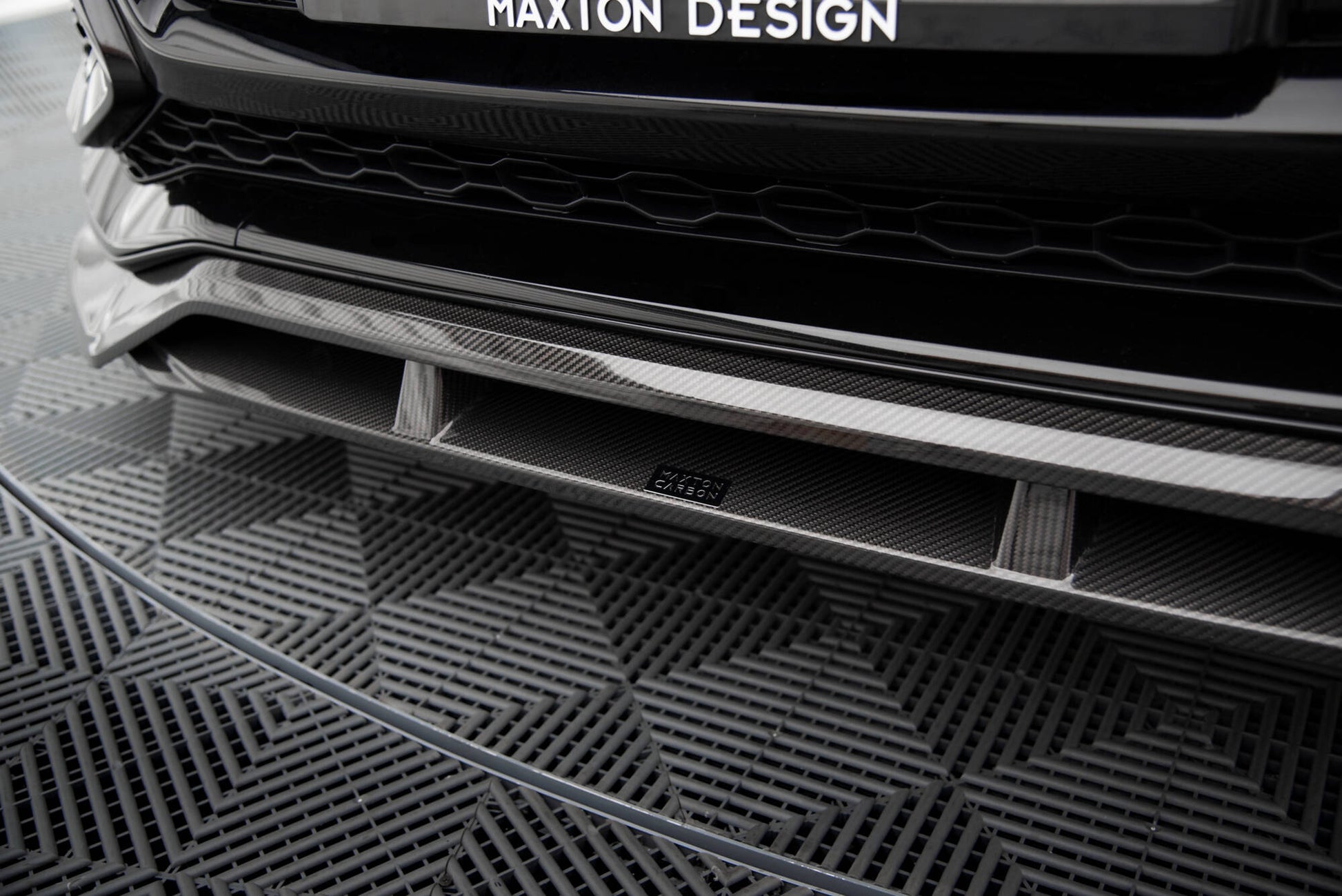 Maxton Set of Carbon Splitters Audi RSQ8 Mk1 schwarz matt