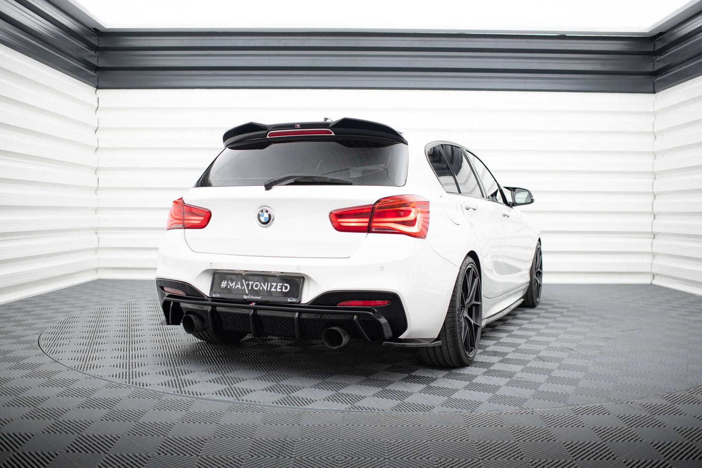 Maxton Heck Ansatz Flaps Diffusor V.5 für BMW 1er M-Paket / M140i F20 Facelift  schwarz Hochglanz