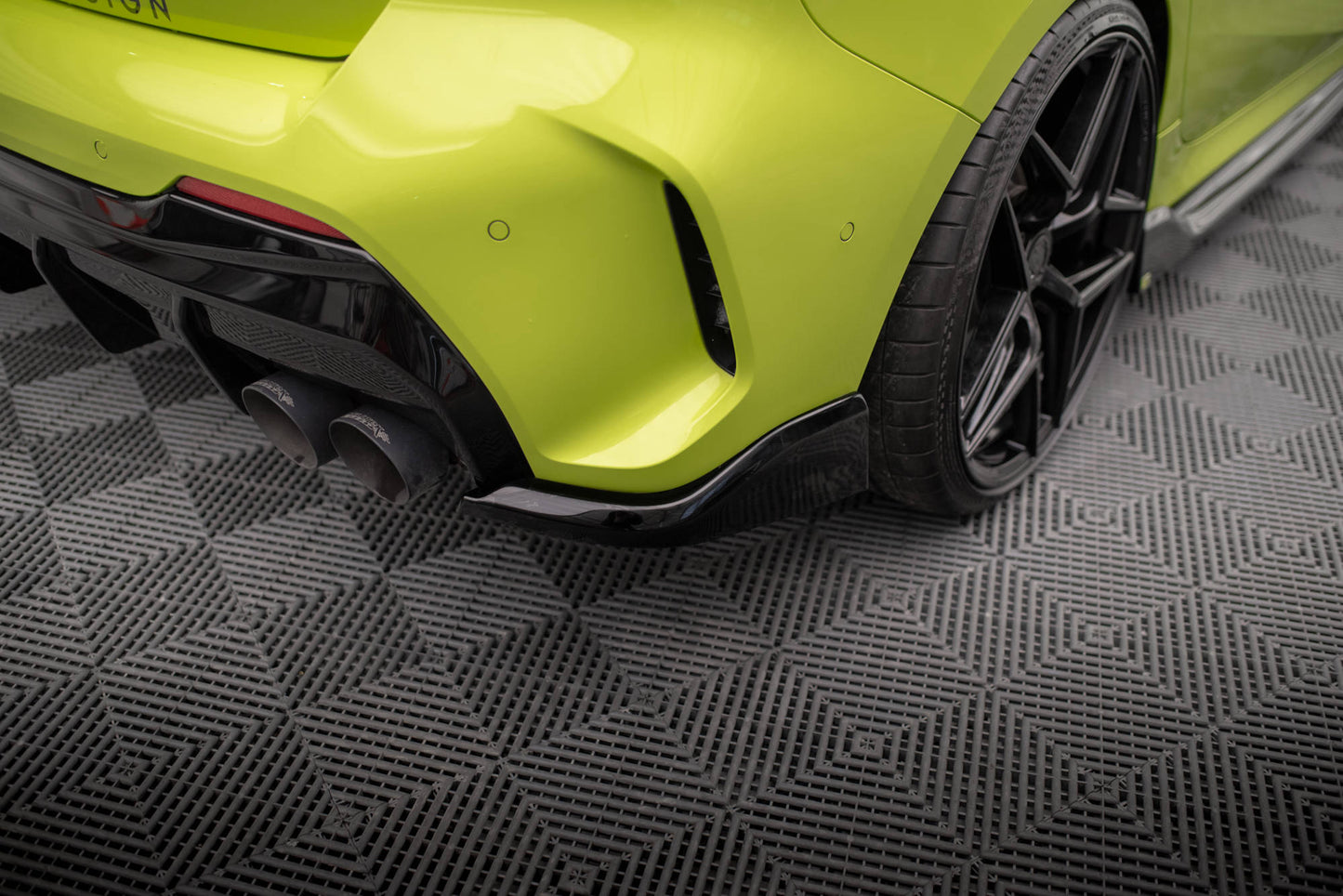 Maxton Heck Ansatz Flaps Diffusor V.6 für BMW 1er F40 M-Paket/ M135i schwarz Hochglanz