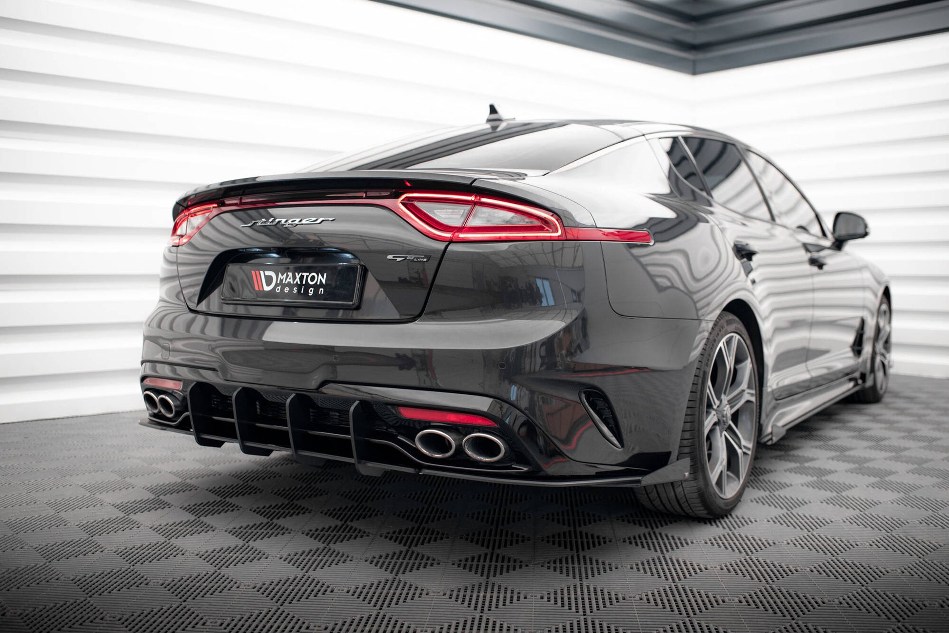 Maxton Street Pro Heck Ansatz Flaps Diffusor +Flaps für Kia Stinger GT / GT-Line  Mk1 schwarz Hochglanz