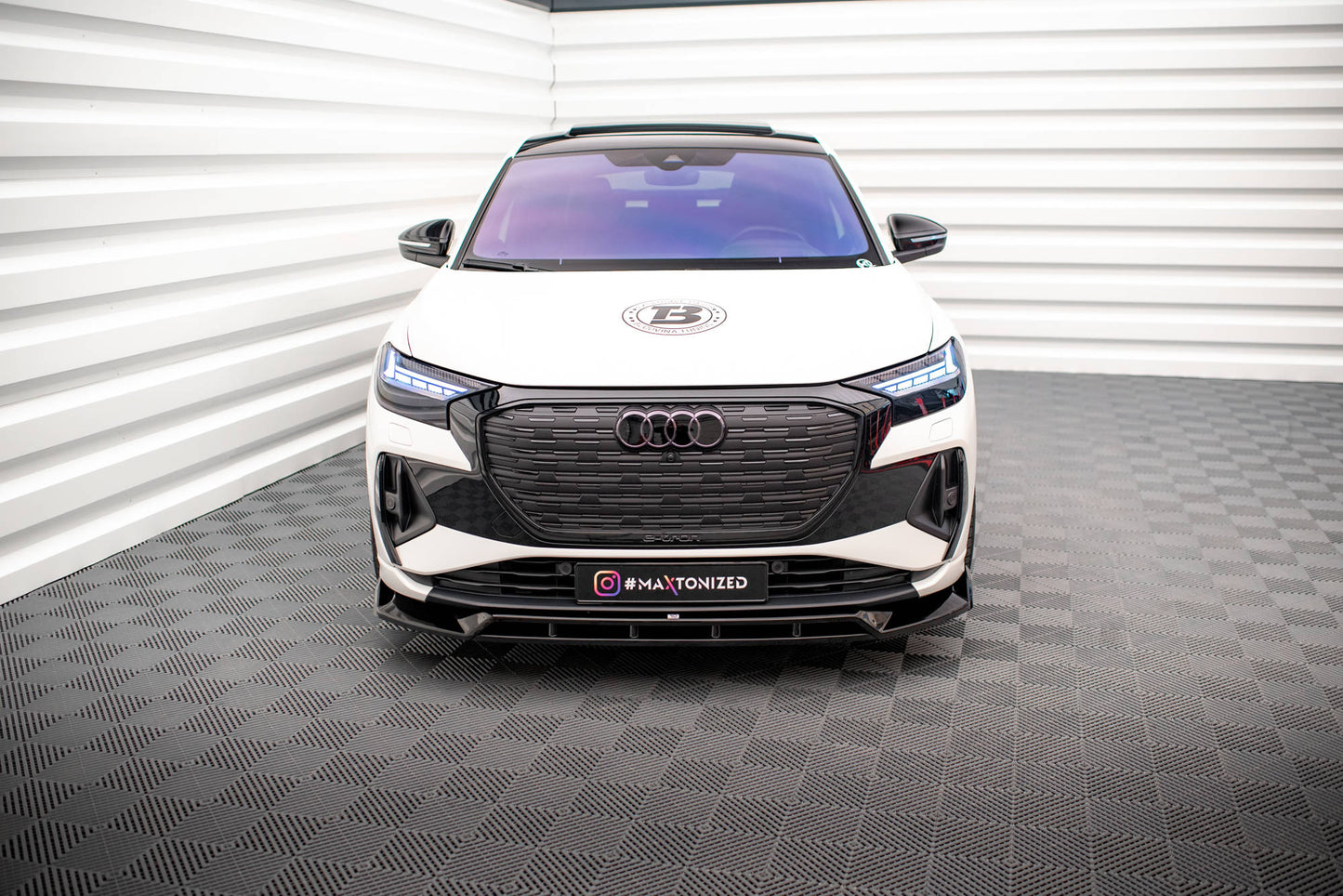 Maxton Front Ansatz V.2 für Audi Q4 e-tron Sportback Mk1 schwarz Hochglanz