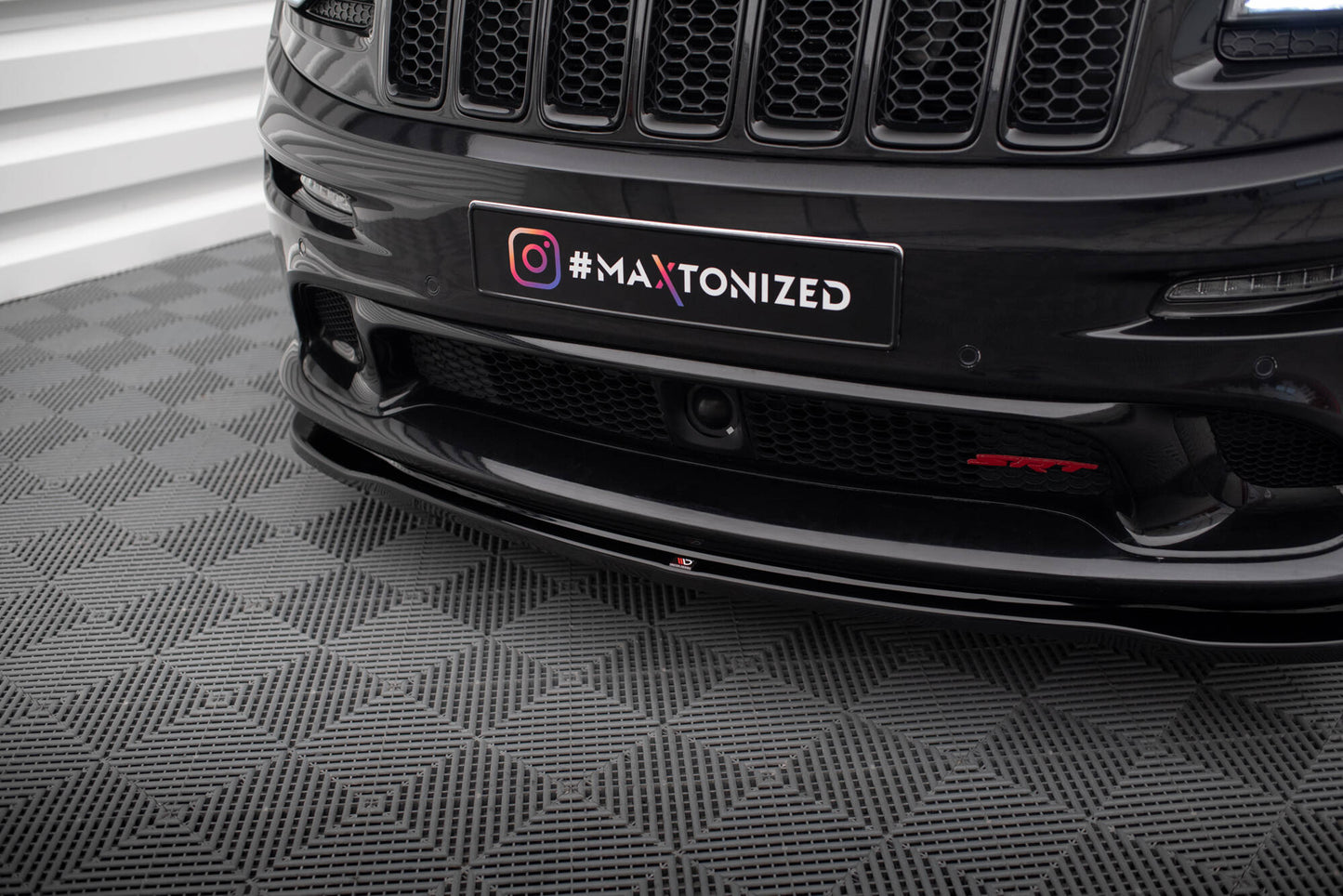 Maxton Front Ansatz für Jeep Grand Cherokee SRT WK2 Facelift schwarz Hochglanz