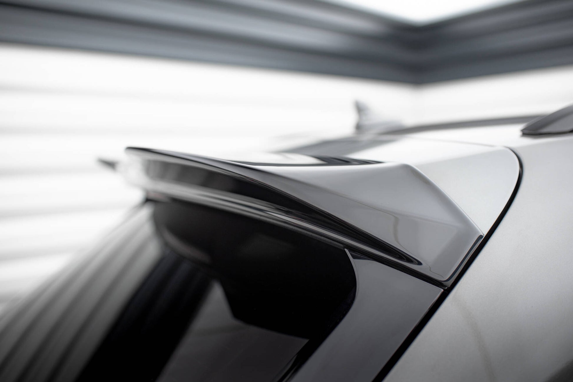 Maxton Höher Spoiler CAP für 3D Bentley Bentayga Mk1  schwarz Hochglanz