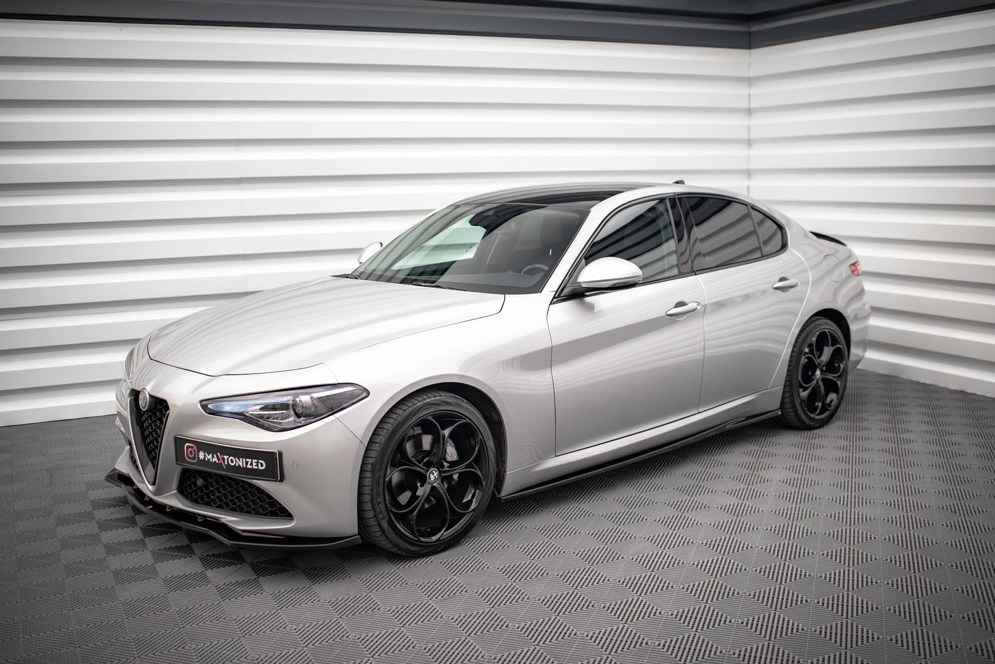 Maxton Seitenschweller Ansatz für Alfa Romeo Giulia Sport schwarz Hochglanz
