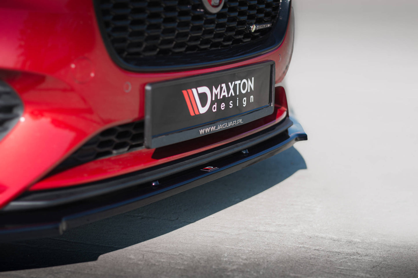 Maxton Front Ansatz für Jaguar XE R-Dynamic X760 Facelift schwarz Hochglanz