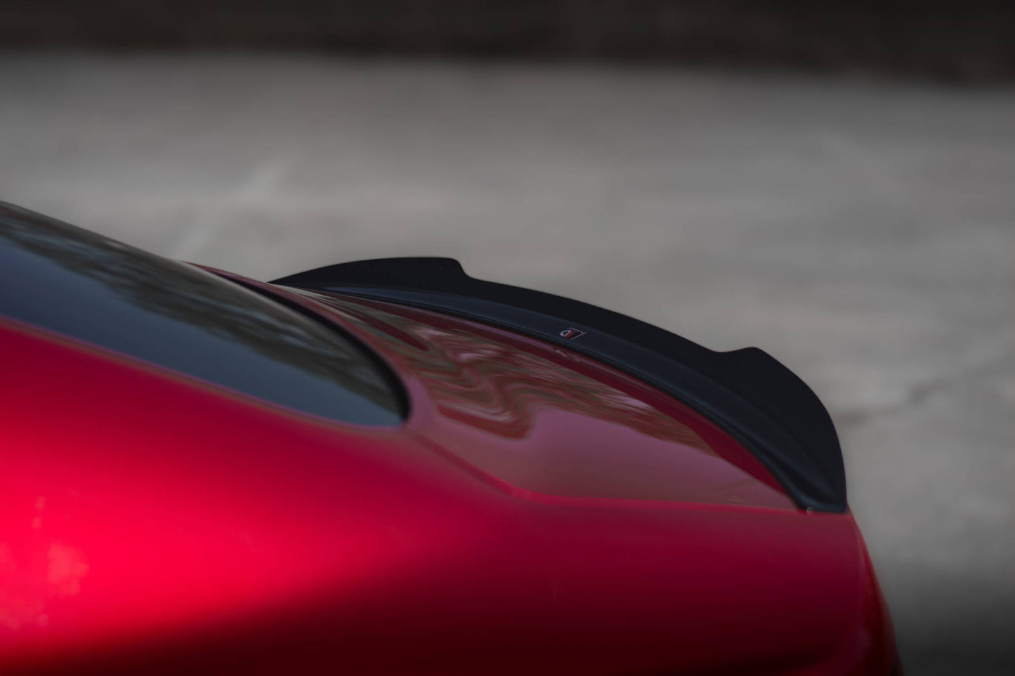 Maxton Spoiler CAP für Jaguar XE R-Dynamic X760 Facelift schwarz Hochglanz