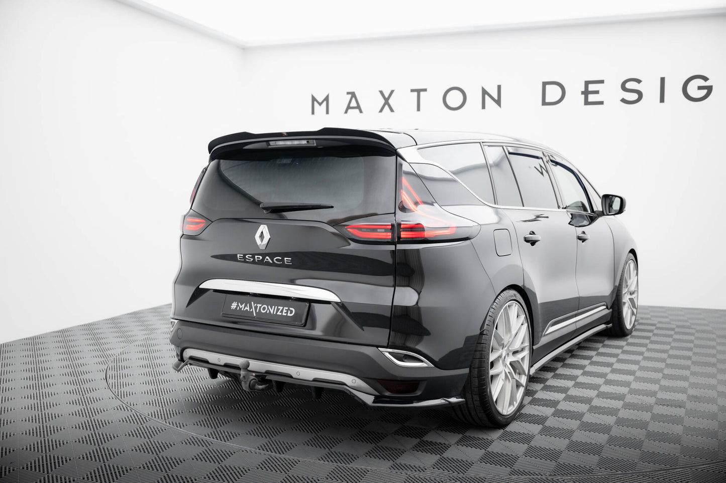 Maxton Hinten Splitter (mit einem vertikalem balken) Renault Espace Mk5 Facelift schwarz Hochglanz