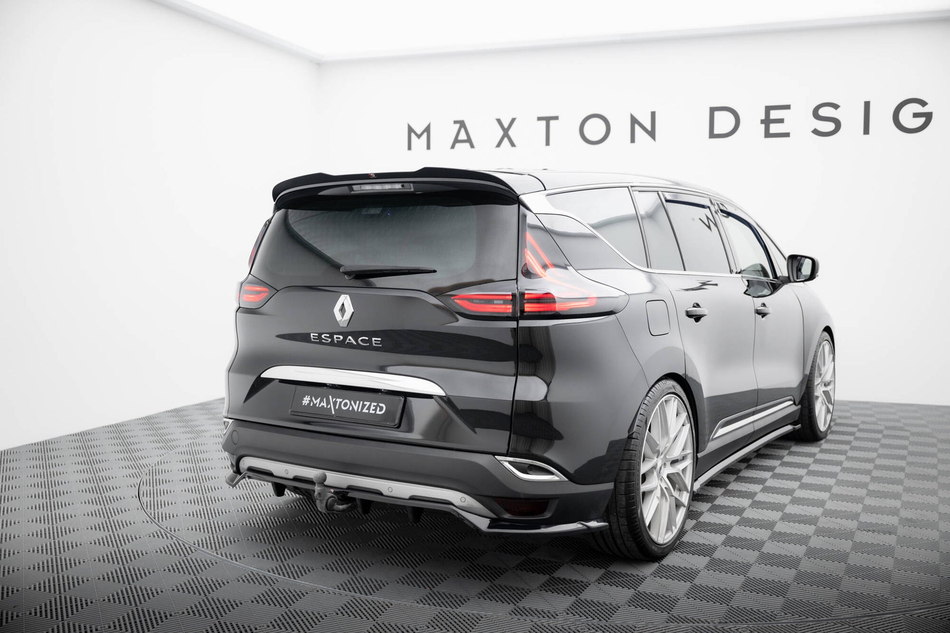 Maxton Hinten Splitter (mit einem vertikalem balken) Renault Espace Mk5 Facelift schwarz Hochglanz