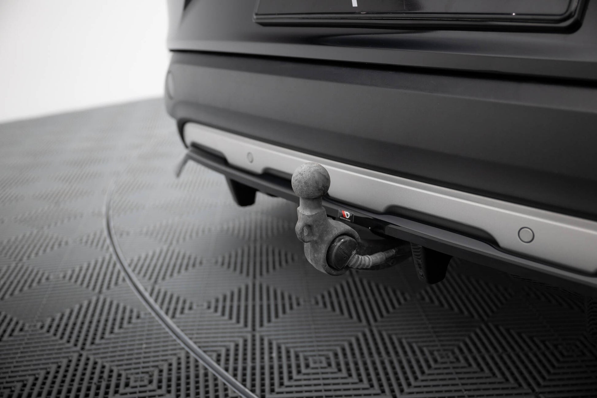 Maxton Hinten Splitter (mit einem vertikalem balken) Renault Espace Mk5 Facelift schwarz Hochglanz