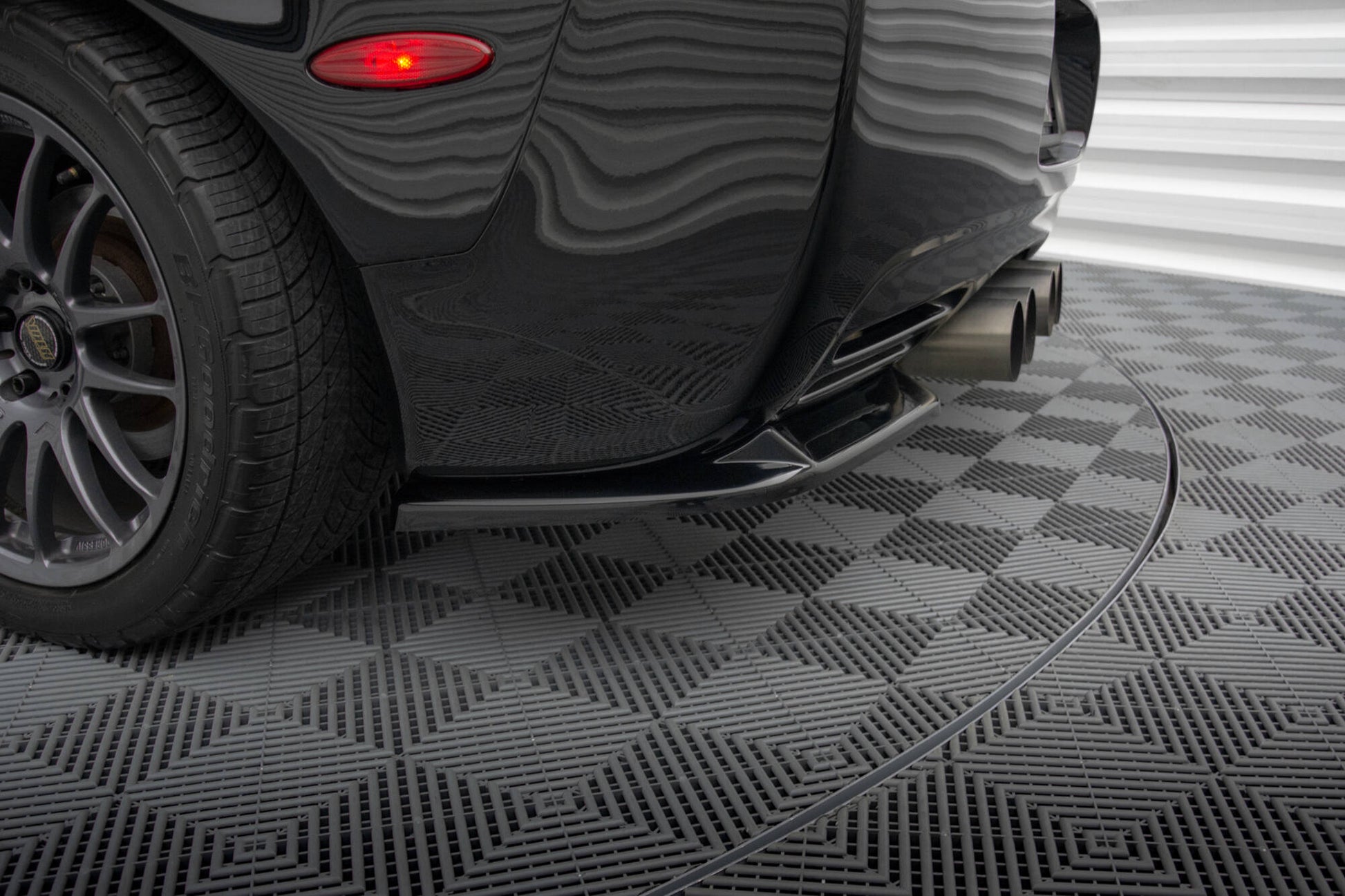 Maxton Heck Ansatz Flaps Diffusor für Chevrolet Corvette C5 schwarz Hochglanz