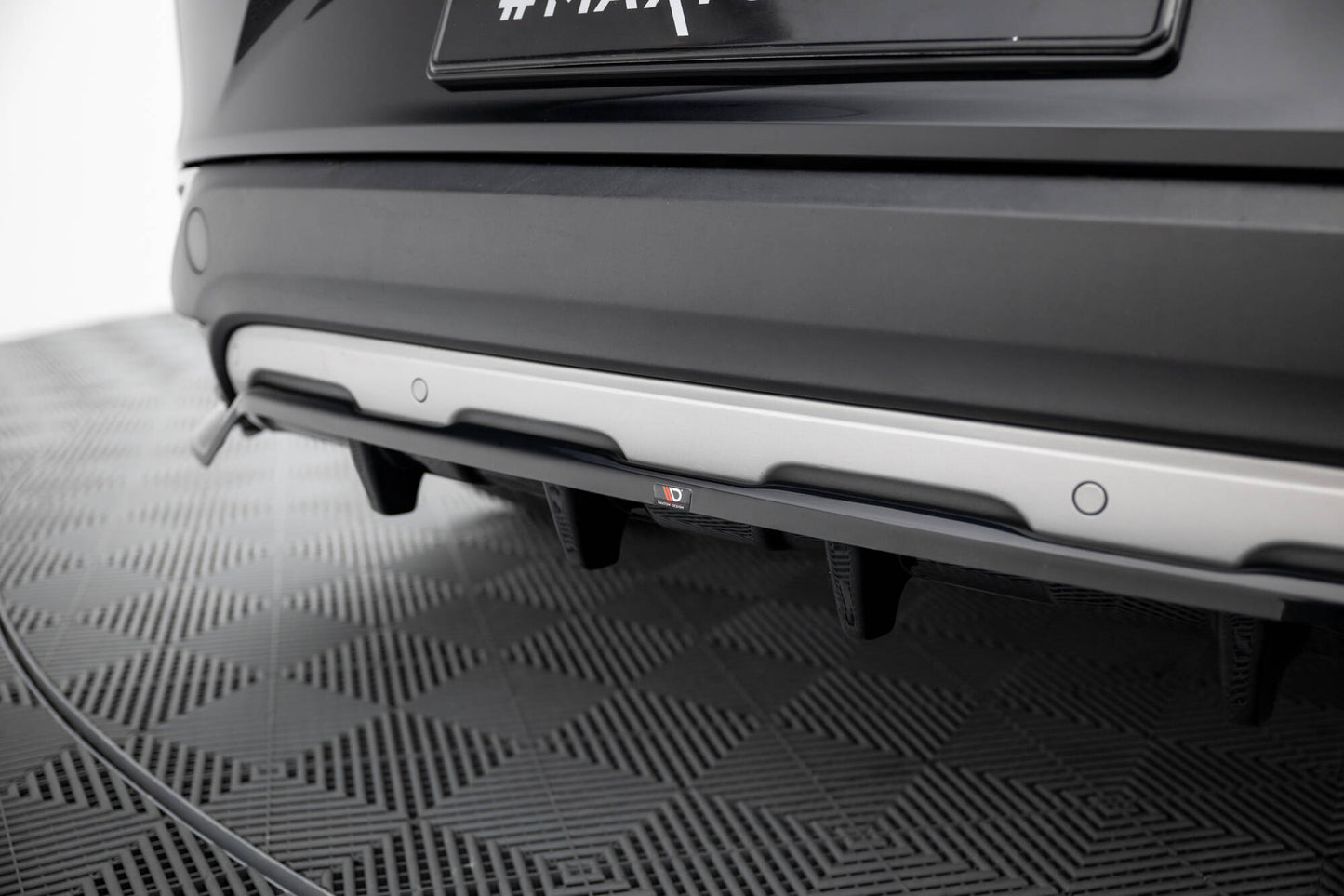 Maxton Hinten Splitter (mit einem vertikalem balken) Renault Espace Mk5 Facelift schwarz Hochglanz