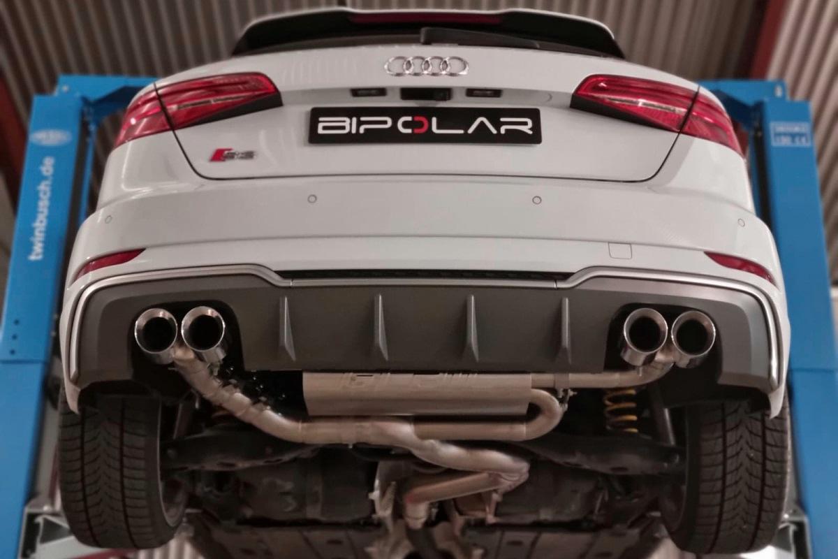 Grail Auspuffanlage Audi S3 8V 4-flutig Carbon Endrohre an Serie DNUE Sportback Montage bei Grail