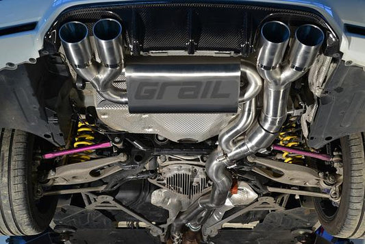 Grail Auspuffanlage BMW M2 Competition F87 3.5-Zoll Edelstahl Endrohre Montage bei Grail