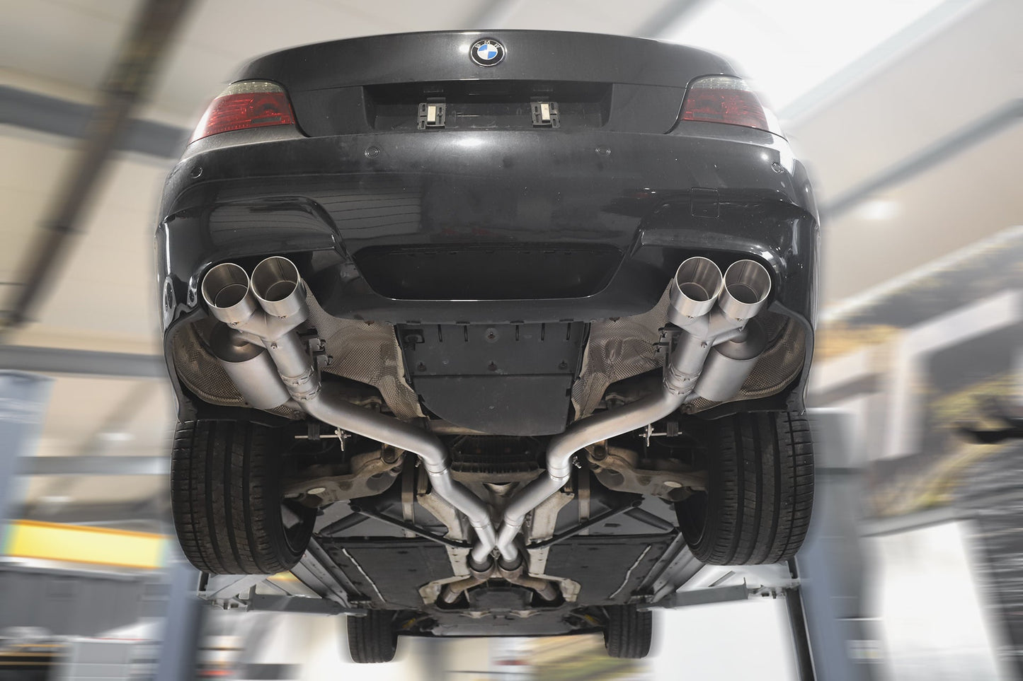 Grail Auspuffanlage BMW M5 E60/E61 ohne Endrohre E61 (Touring) Montage bei Grail