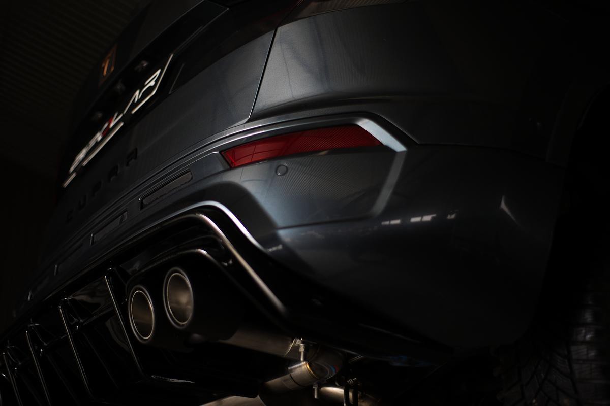 Grail Auspuffanlage Cupra Ateca 3.5-Zoll 4-flutig Chrom Endrohre an HJS