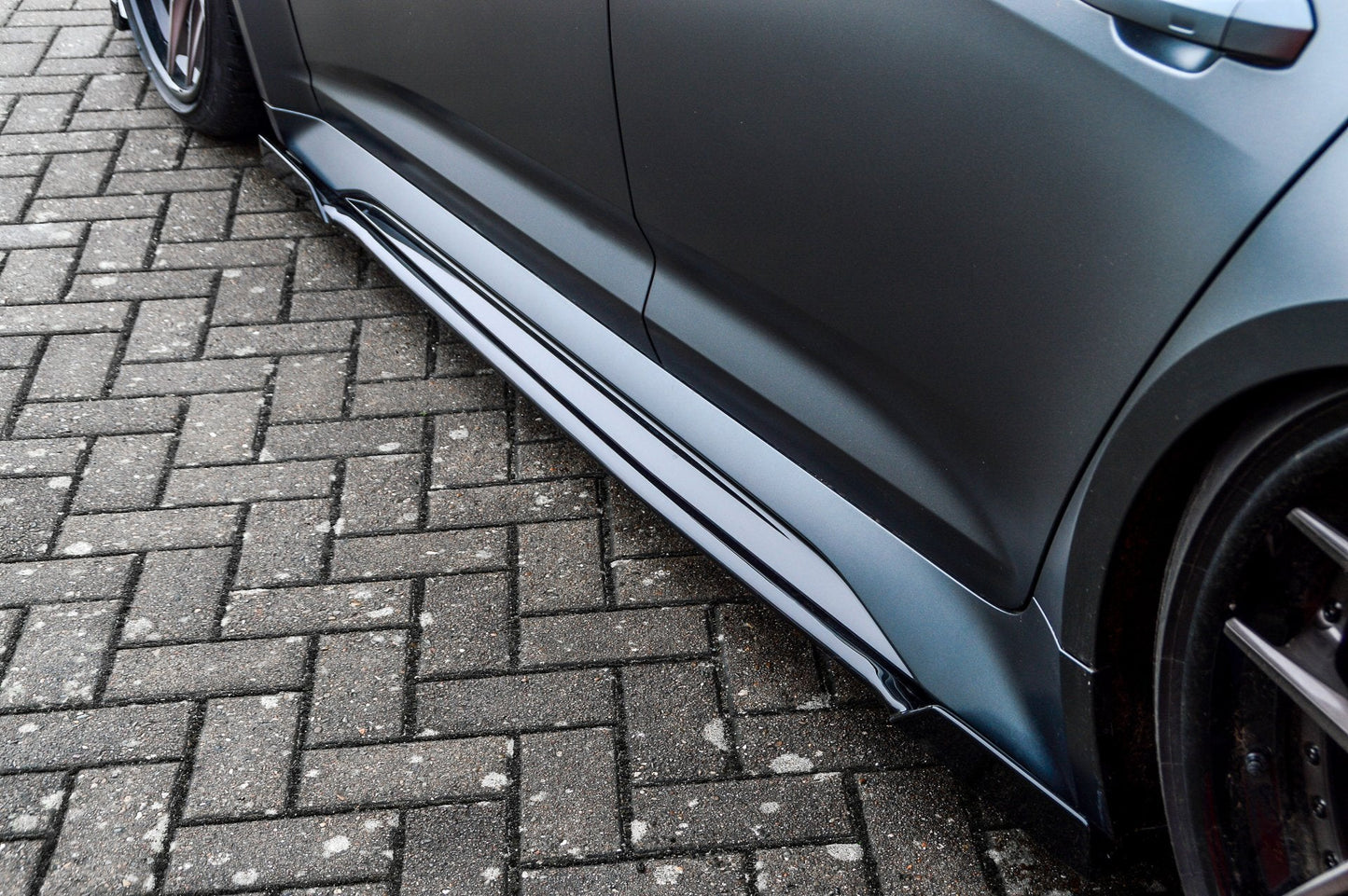 Seitenschwellersatz mit Wing Audi RS7 Typ C8 4K ab Bj.:2019 - Carbon