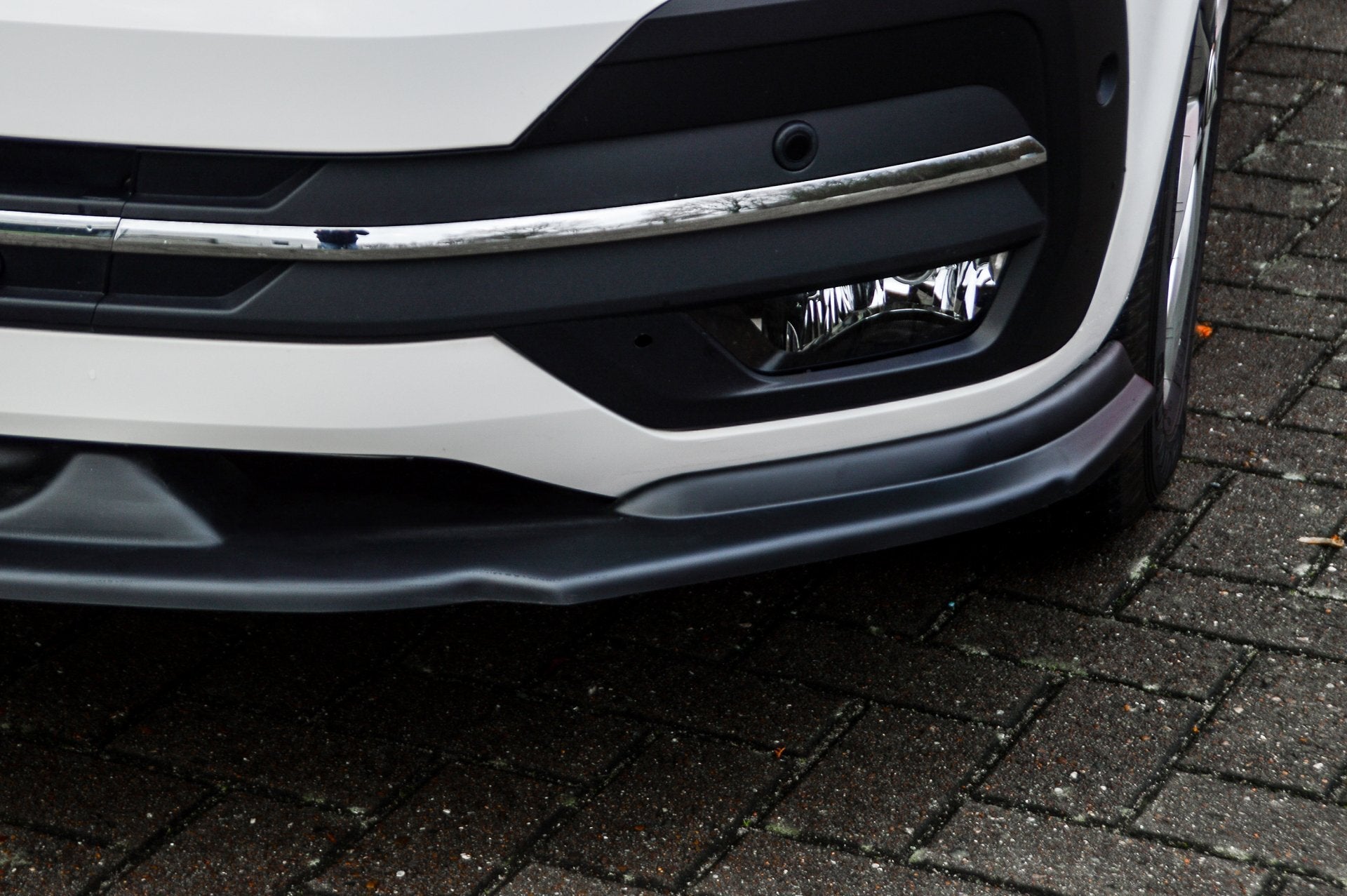 CUP Frontspoilerlippe ABS Volkswagen Bus T6 ab Bj.: 2019- Schwarz Matt