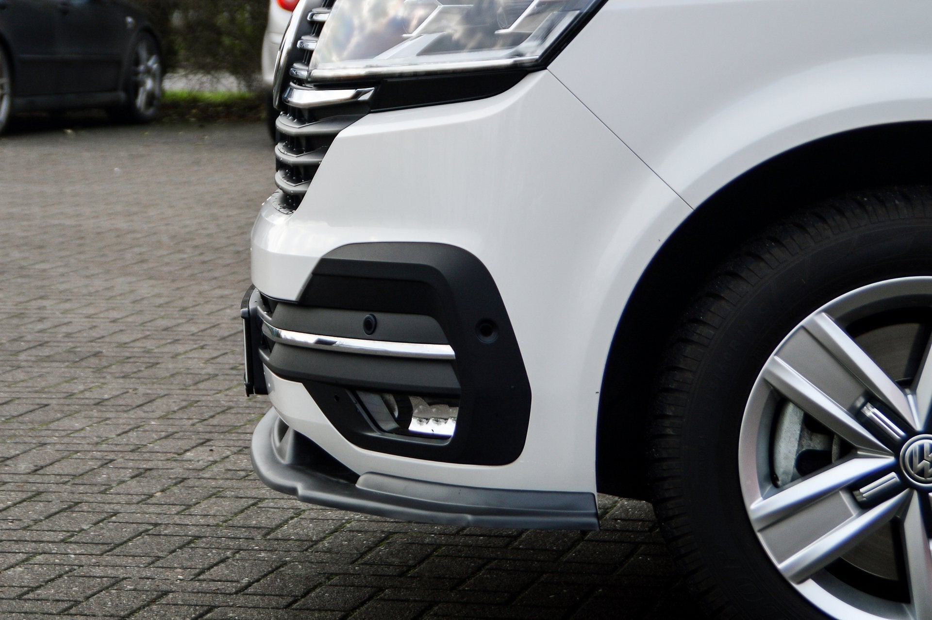 CUP Frontspoilerlippe ABS Volkswagen Bus T6 ab Bj.: 2019- Schwarz Glanz