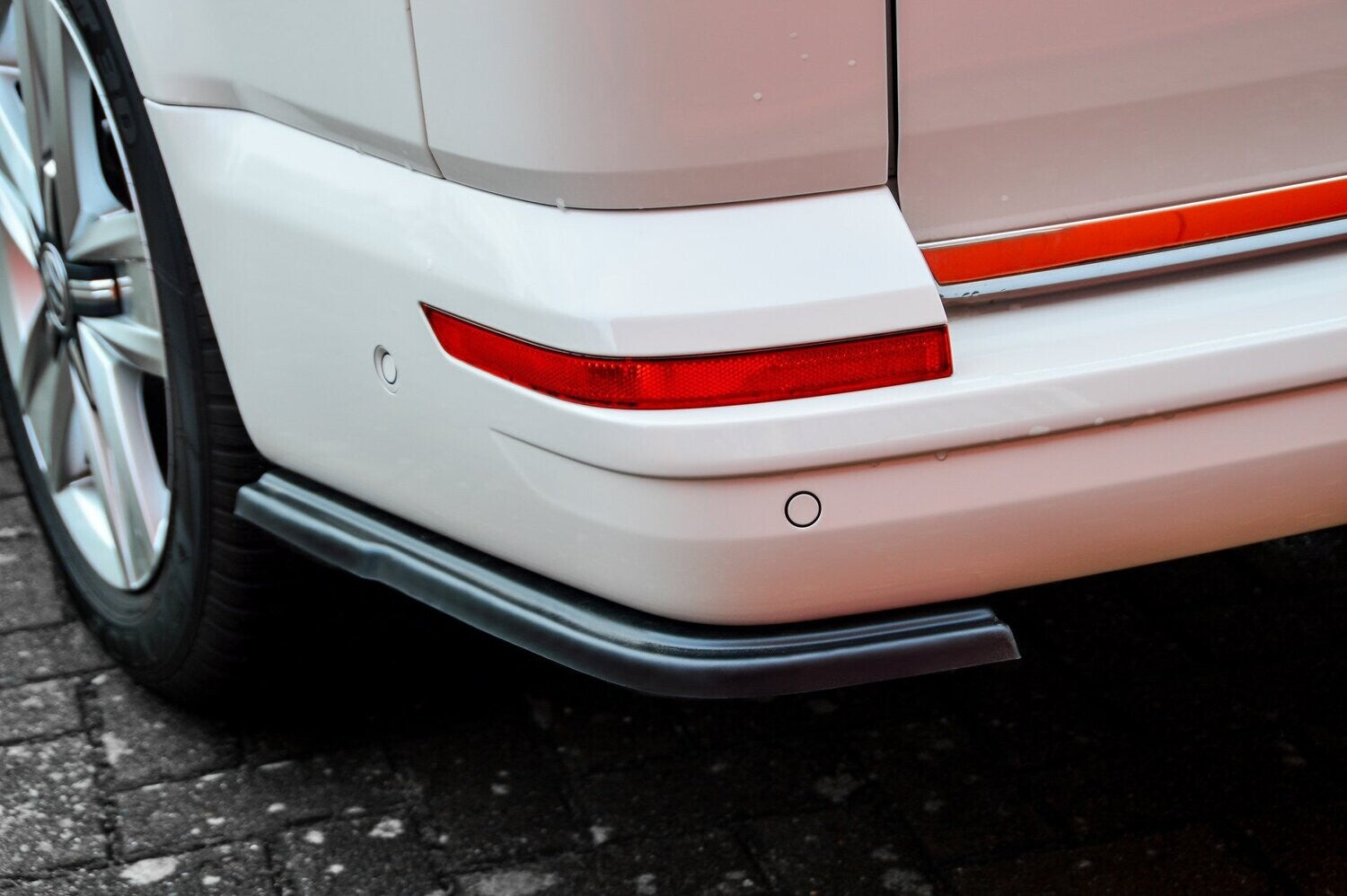 Heckansatz 2 tlg Volkswagen Bus T6 ab Bj.: 2019- Carbon