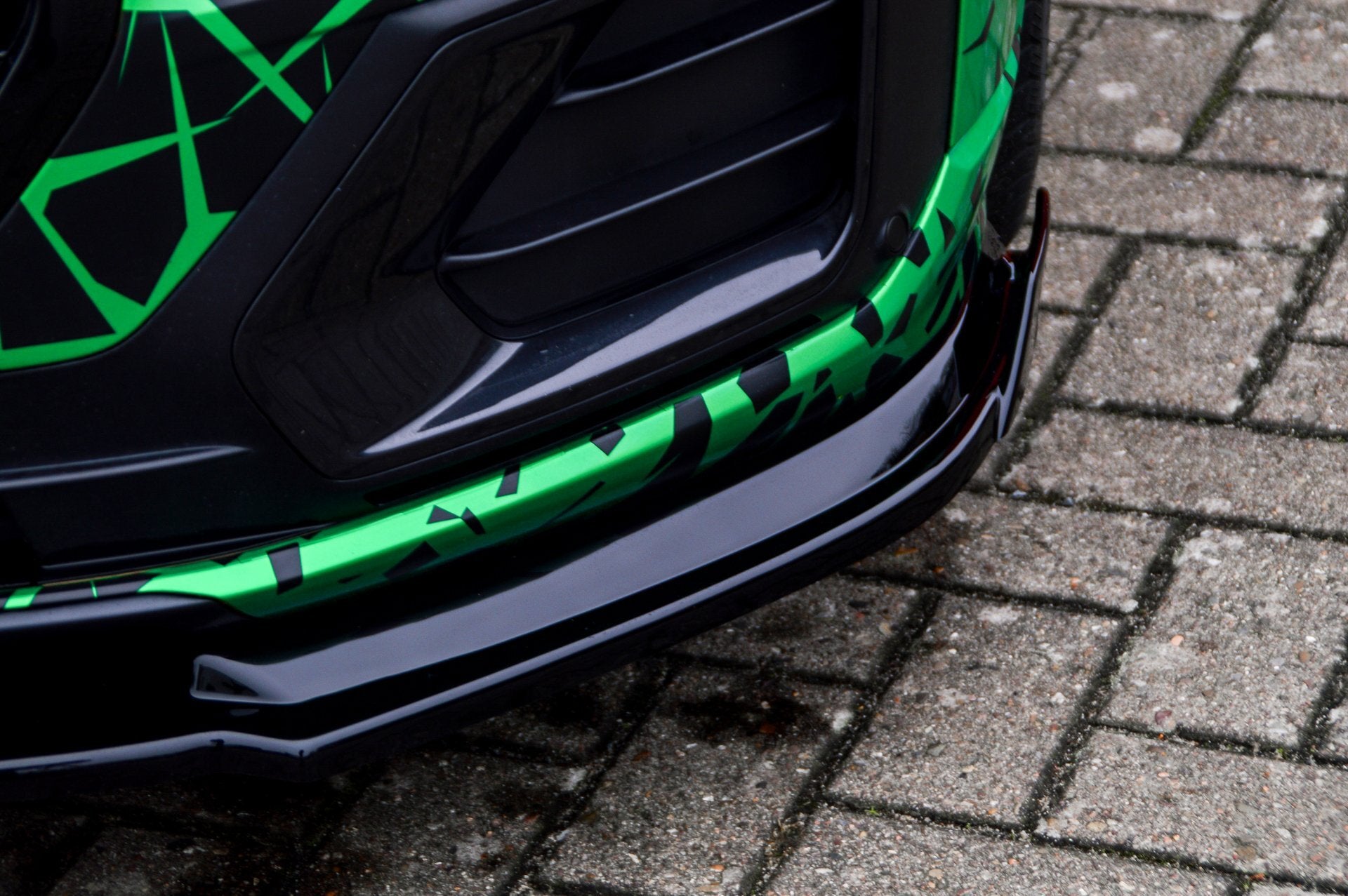 CUP Frontspoilerlippe ABS mit Seitenwing Audi Q2 GA, MK1 Schwarz Glanz