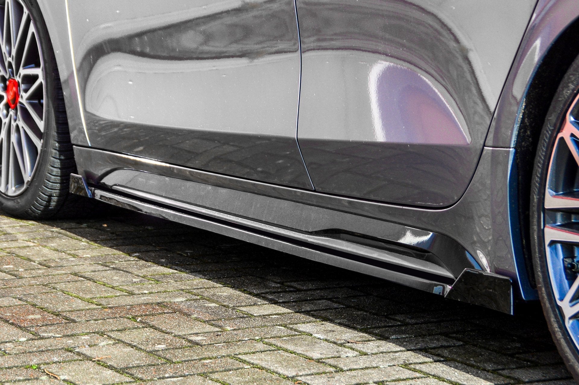 CUP Seitenschwellersatz mit Wing vorne/hinten Kia Pro Ceed GT Carbon