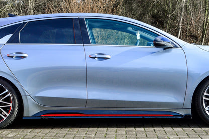CUP Seitenschwellersatz mit Wing vorne Kia Pro Ceed GT Schwarz Glanz