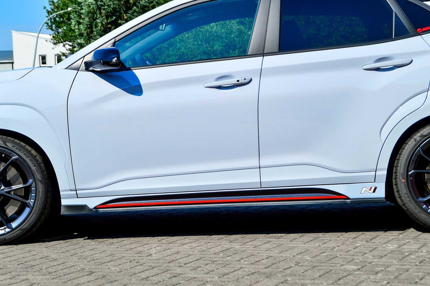 CUP Seitenschwellersatz mit Wing vorne Hyundai Kona N-Line Schwarz Glanz