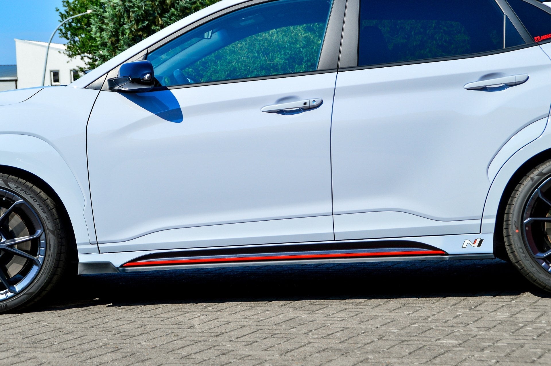 CUP Seitenschwellersatz mit Wing vorne Hyundai Kona N-Line Schwarz Glanz