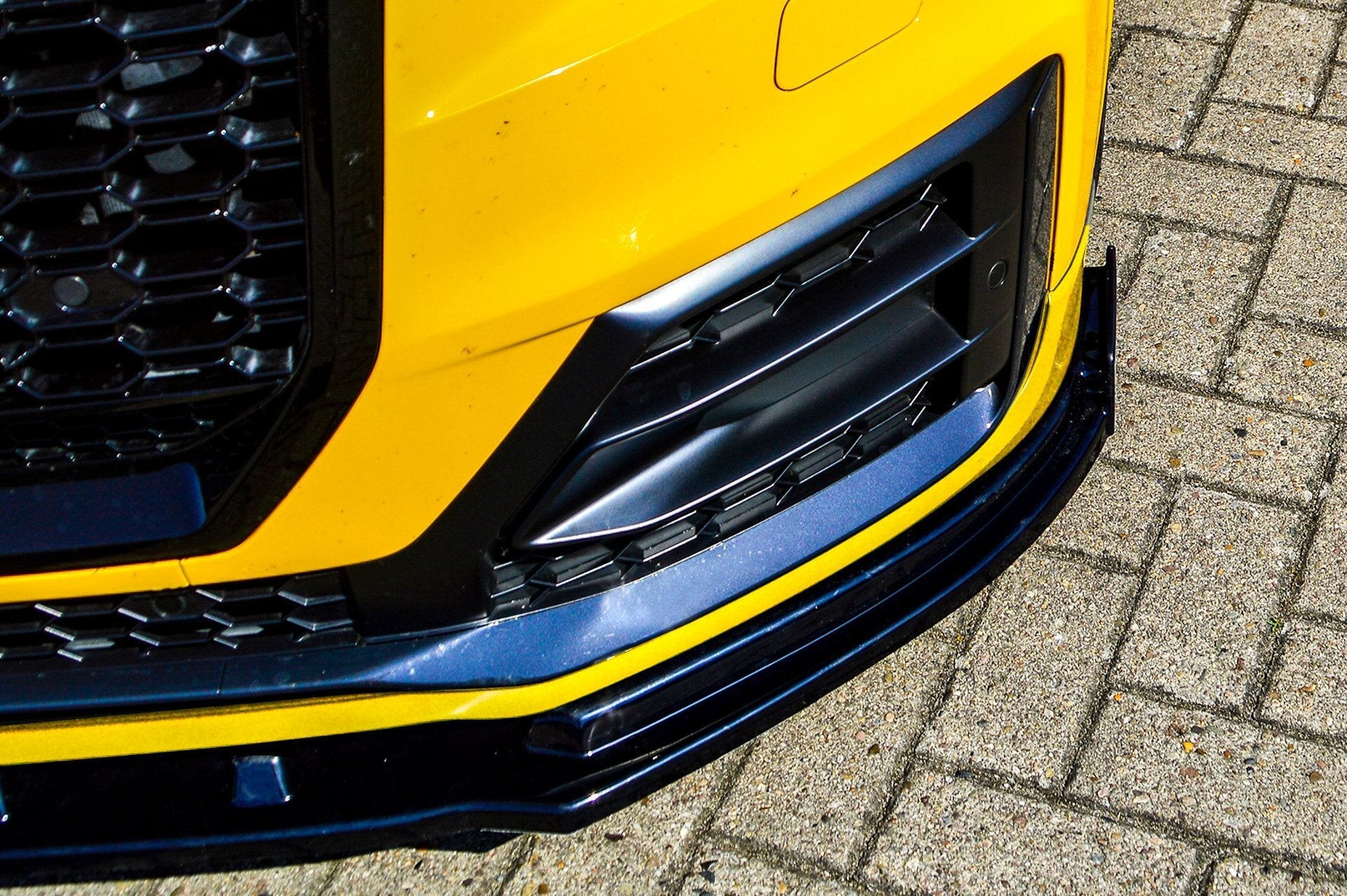 CUP Frontspoilerlippe ABS mit Seitenwing Audi Q2 GA, MK1 Sport Carbon