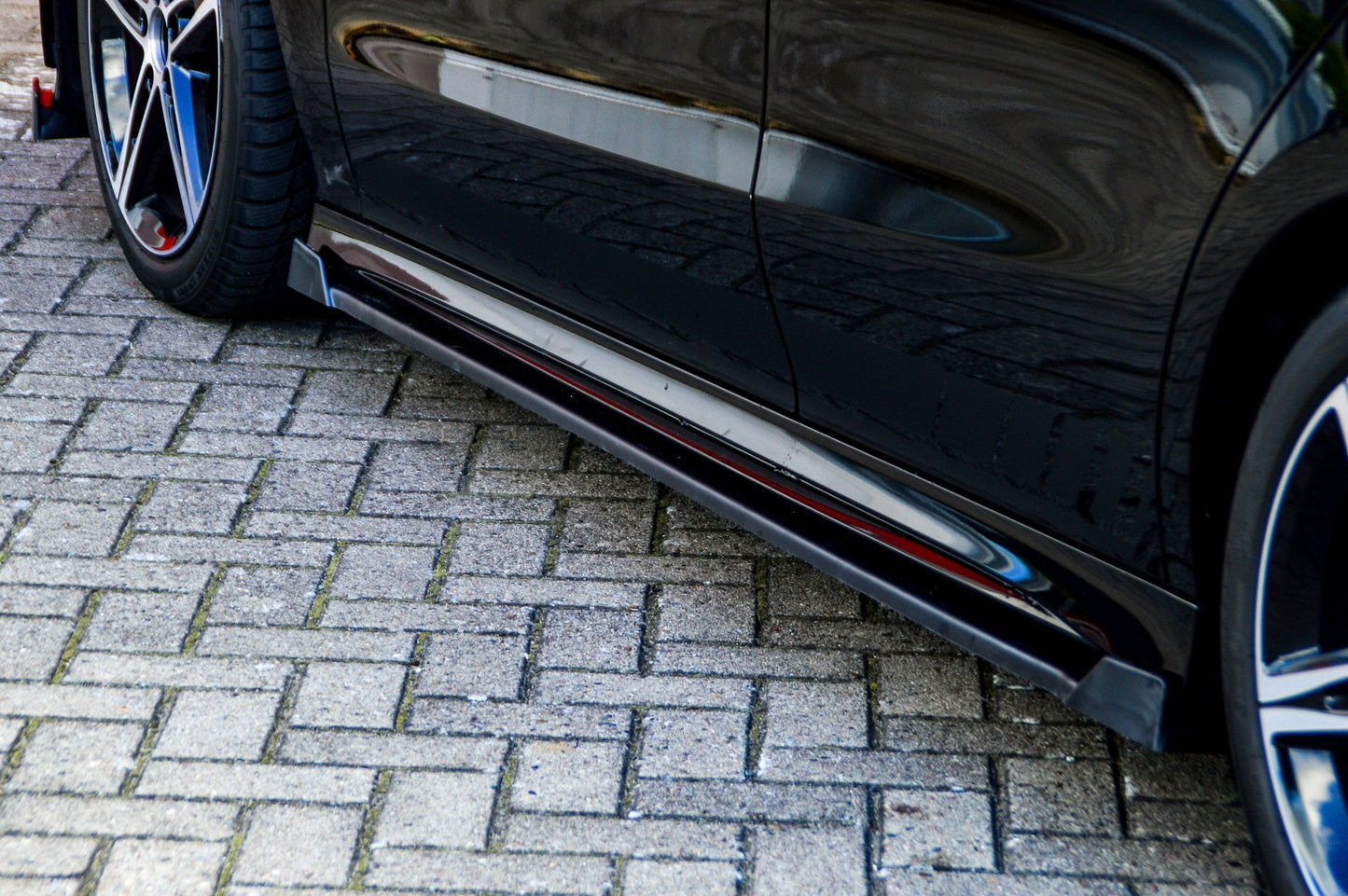 CUP Seitenschwellersatz mit Wing Mercedes Benz CLA C118 Limousine Carbon