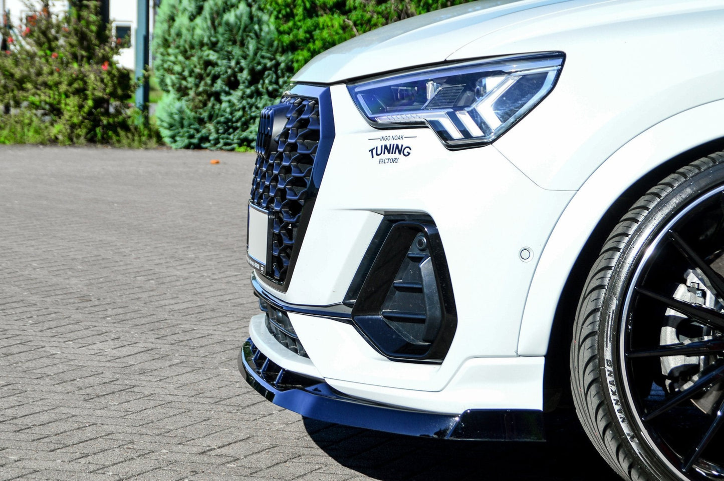 CUP Frontspoilerlippe ABS mit Seitenwing Audi Q3, Typ F3 Schwarz Matt