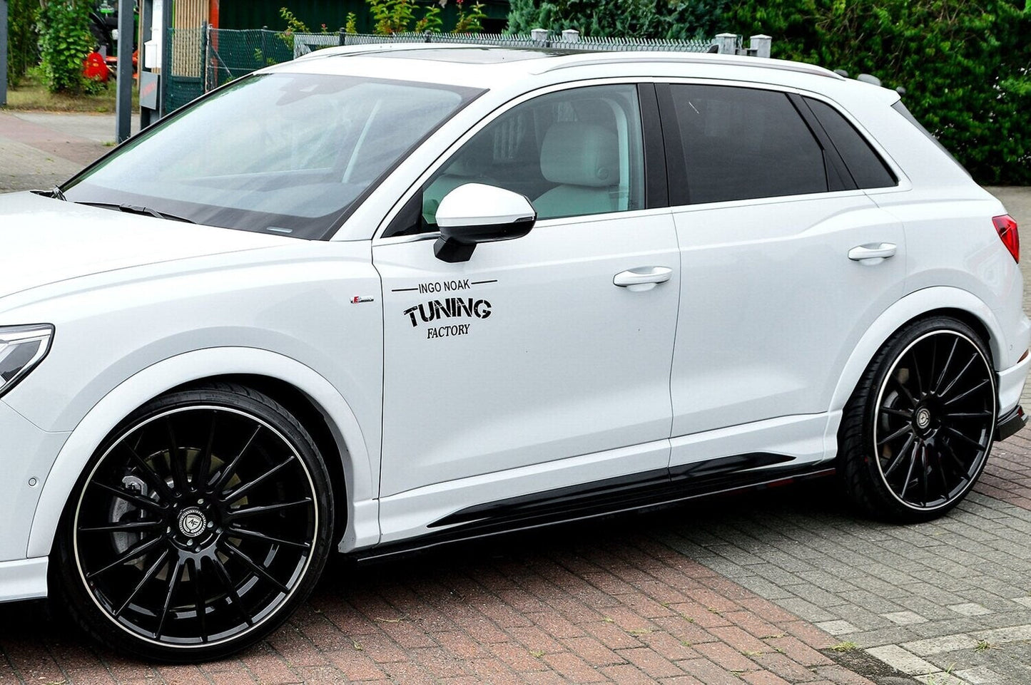 Radlaufverbreiterung Satz Audi Q3, Typ F3 ab Bj.: 2018- Schwarz Glanz