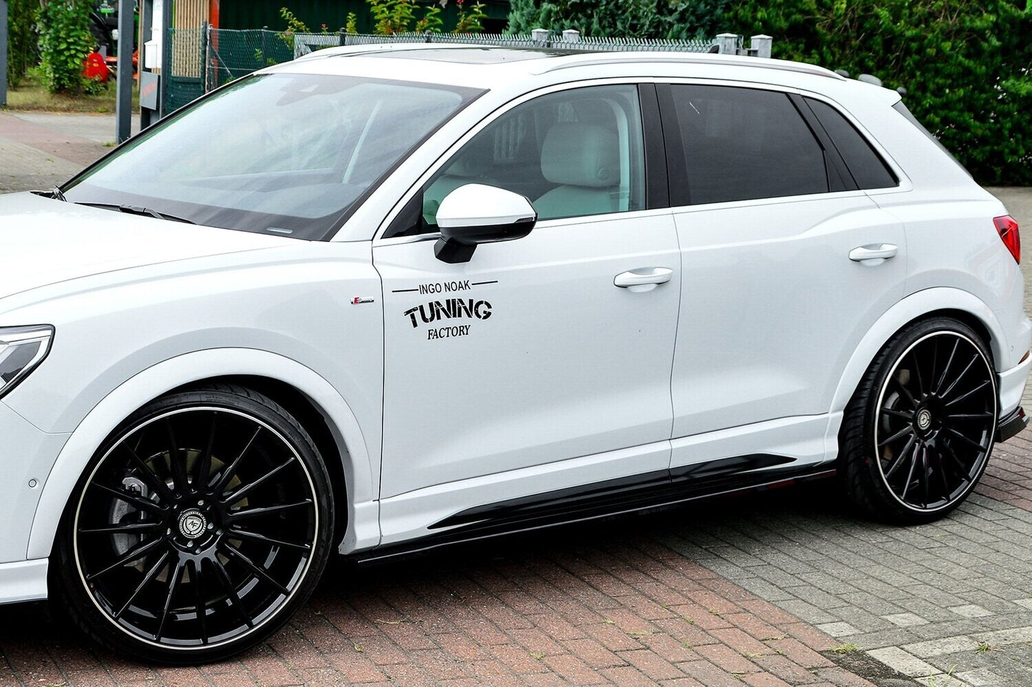 Radlaufverbreiterung Satz Audi Q3, Typ F3 ab Bj.: 2018- Schwarz Matt
