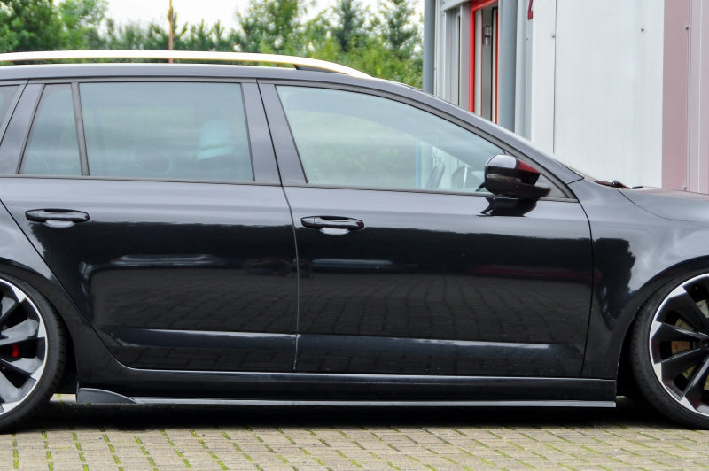 CUP Seitenschwellersatz mit Seitenwing Skoda Octavia RS 5E Schwarz Matt