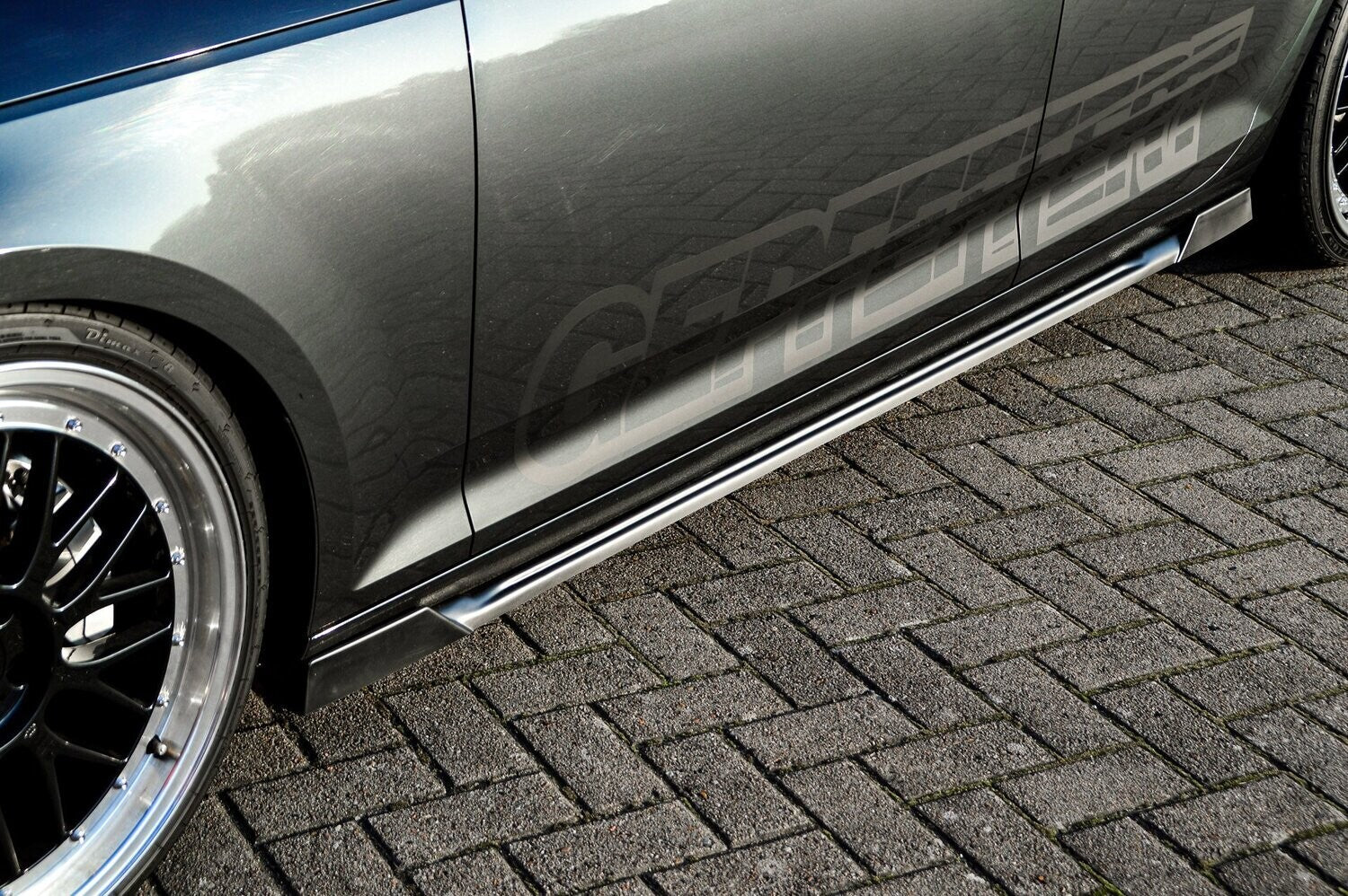 Seitenschwellersatz mit Wing Audi A4 B9 Bj.:2015-2019 Carbon