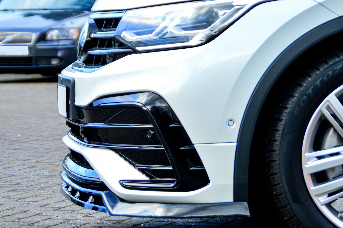 CUP Frontspoilerlippe 2.tlg ABS Volkswagen Tiguan 2 Typ AD1 Schwarz Matt
