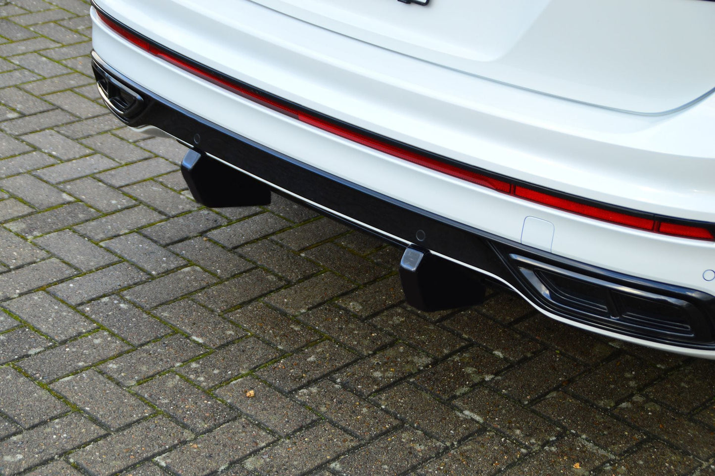 Diffusor Aufsatz für Org. Heckdiffusor Satz 2.tlg Volkswagen Tiguan 2 Typ AD1 Carbon