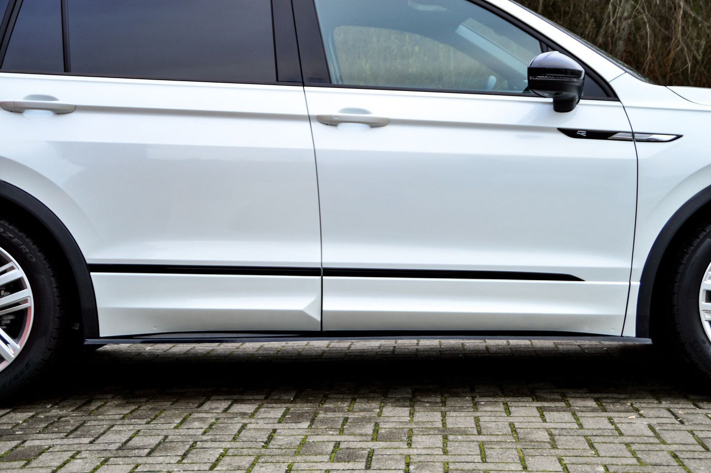 CUP Seitenschweller Volkswagen Tiguan Allspace 2 Typ AD1 Schwarz Glanz
