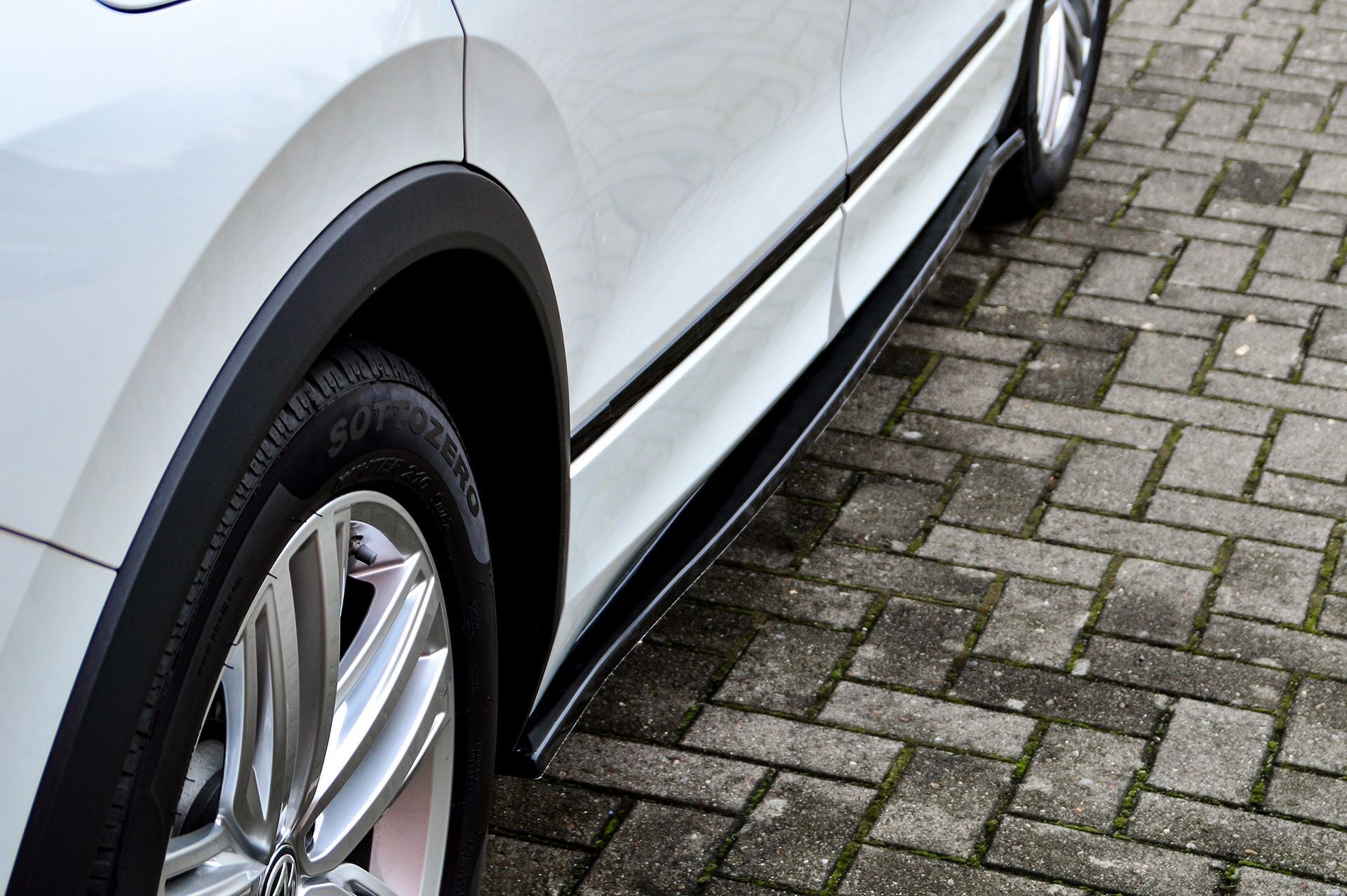 CUP Seitenschweller Volkswagen Tiguan Allspace 2 Typ AD1 Bj.: ab 2021- Carbon