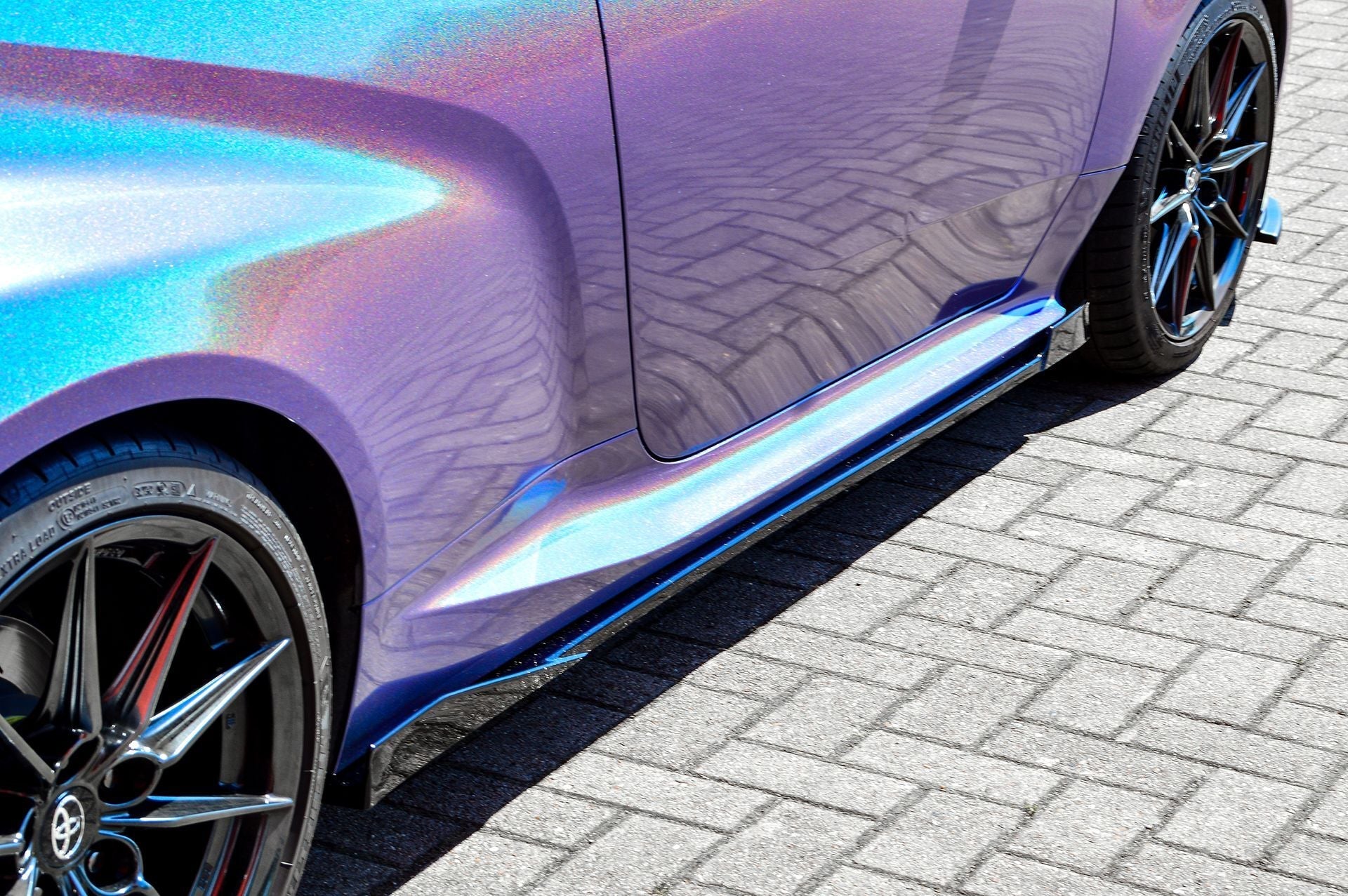 Seitenschwellersatz mit Wing Toyota Yaris GR XP21 ab Bj.: 2020- Schwarz Glanz