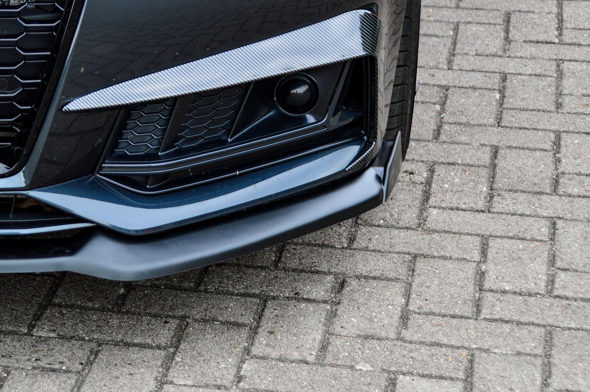 CUP Frontspoilerlippe ABS mit Seitenwing Audi A4 B9 Schwarz Glanz