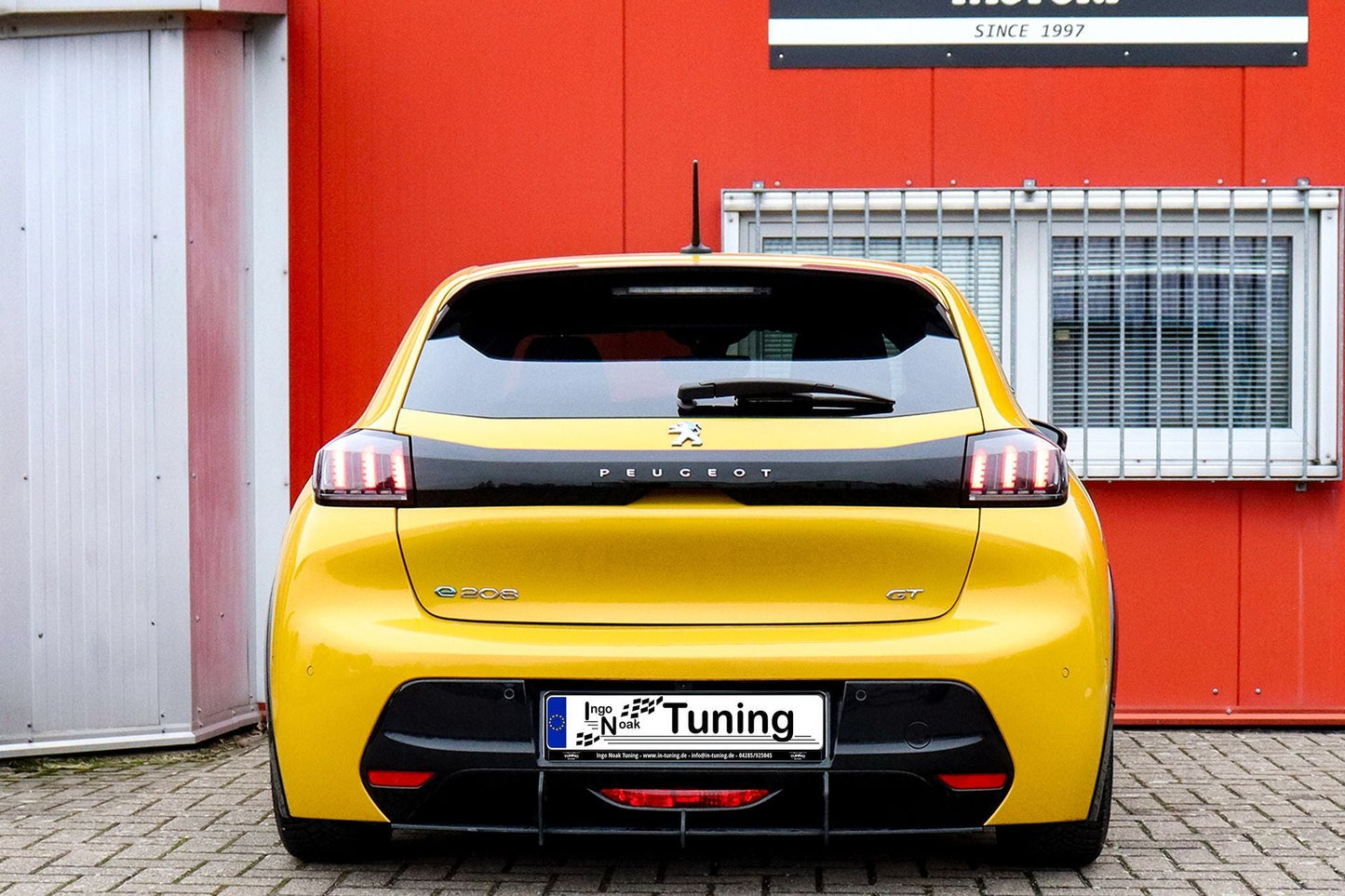 Gefräster Diffusor Peugeot 208 + e208 ,GT, GT-Line Ab Bj.: 2019- Schwarz Matt