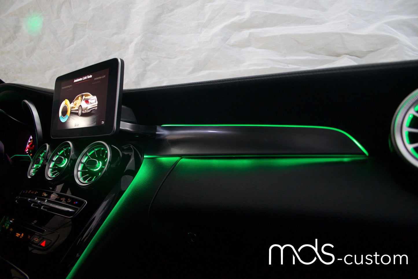 Mercedes W205 Beifahrerleiste mit Ambientebeleuchtung – Nachrüstsatz für Mercedes C-Klasse