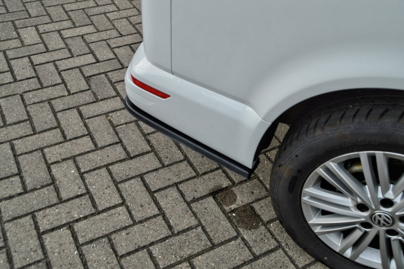 Heckansatz 2 tlg Volkswagen Bus T6 ab Bj.: 2015- Schwarz Matt