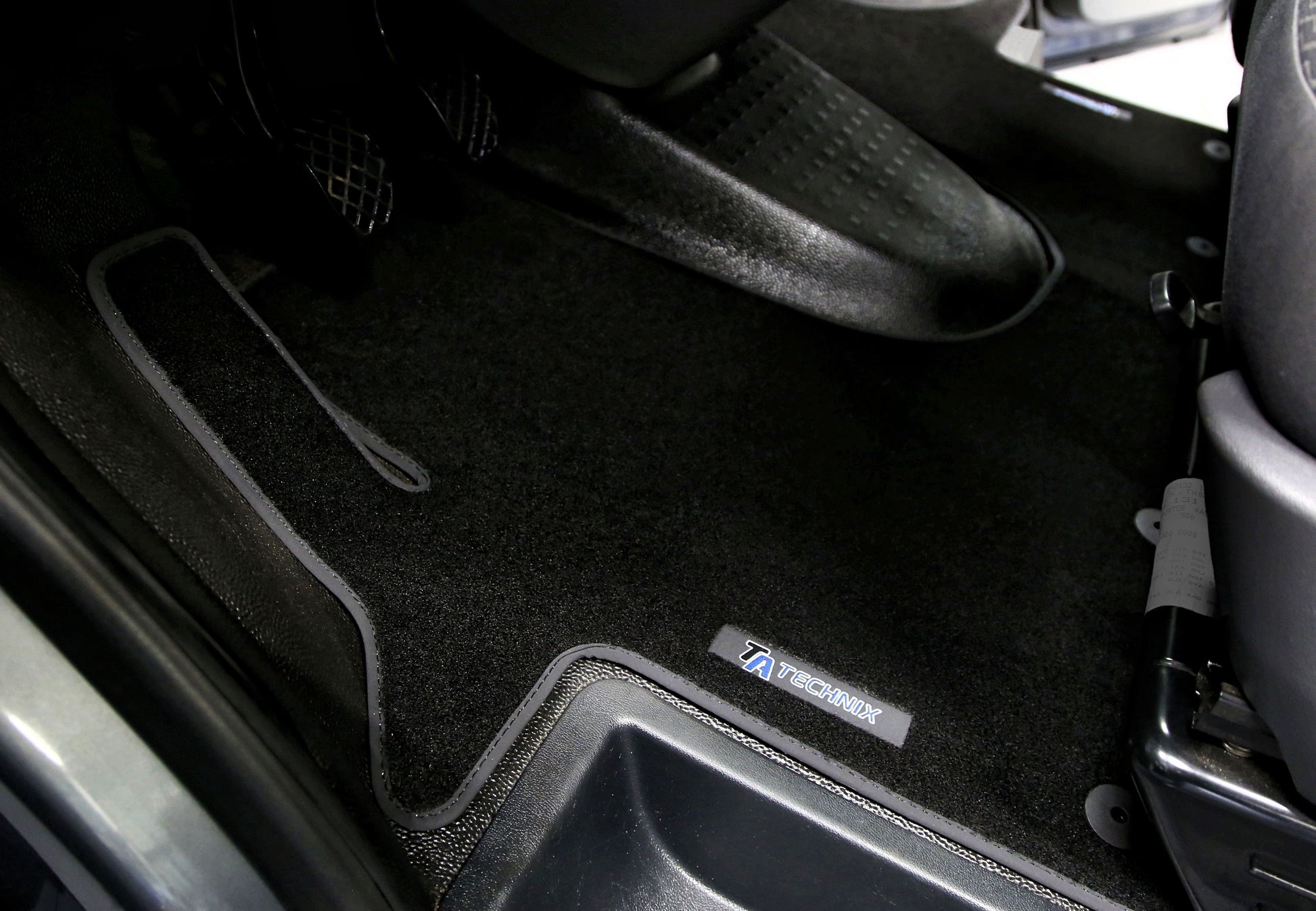 TA Technix Fußmatten Set mit Logo passend für VW Transporter T5, T6, T6.1