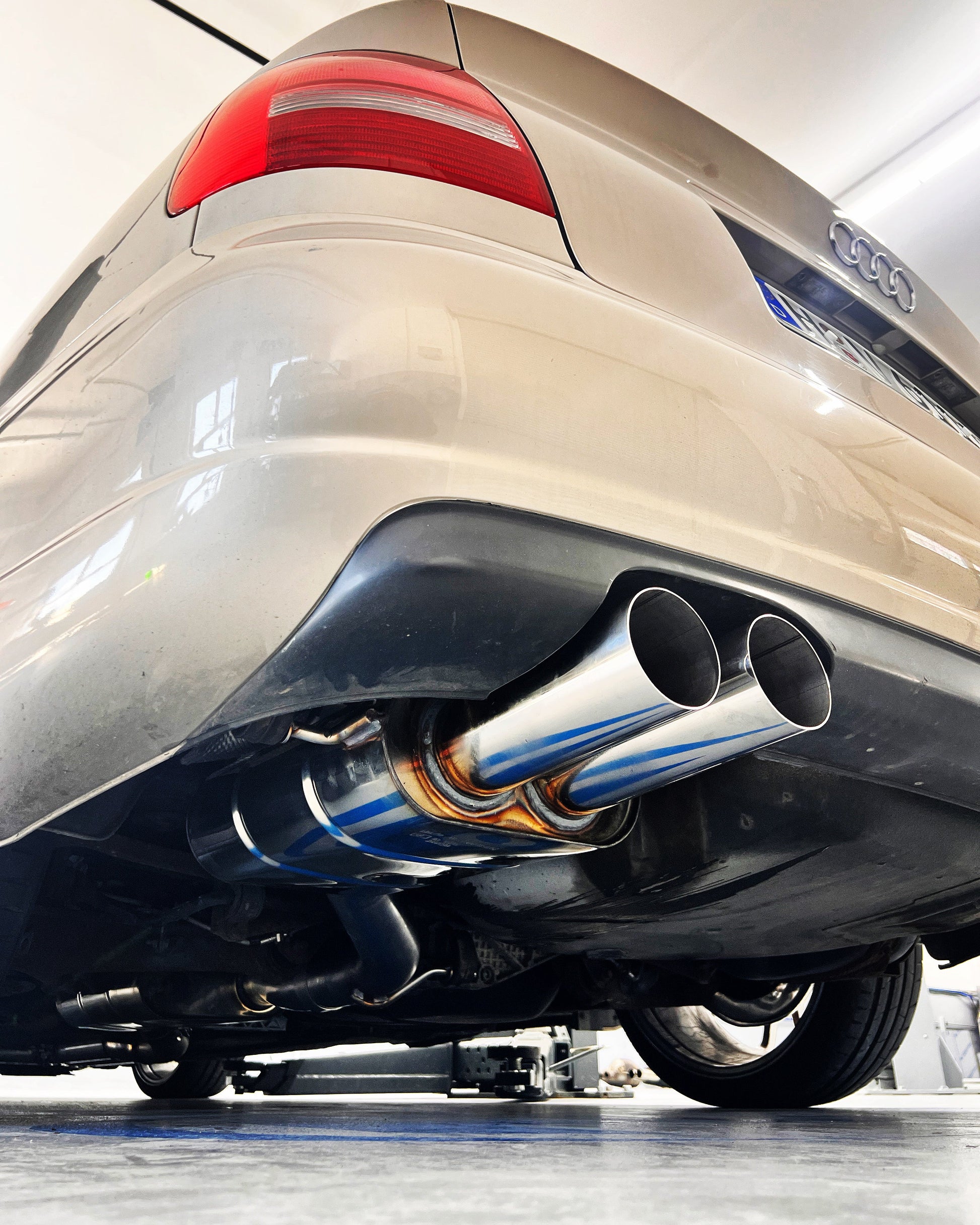 Audi S4 B5 Endschalldämpfer - 2x80 Typ 10 seitlich versetzt