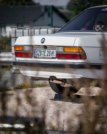 BMW E28 525e mit Katalysator Endschalldämpfer - 2x55 Typ 10