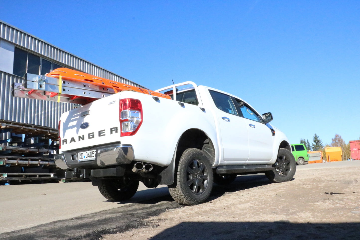 Ford Ranger 4x4 - Doppelkabine + Wildtrak Endschalldämpfer Sidepipe, Ausgang an der rechten Fahrzeugseite hinter dem Hinte...