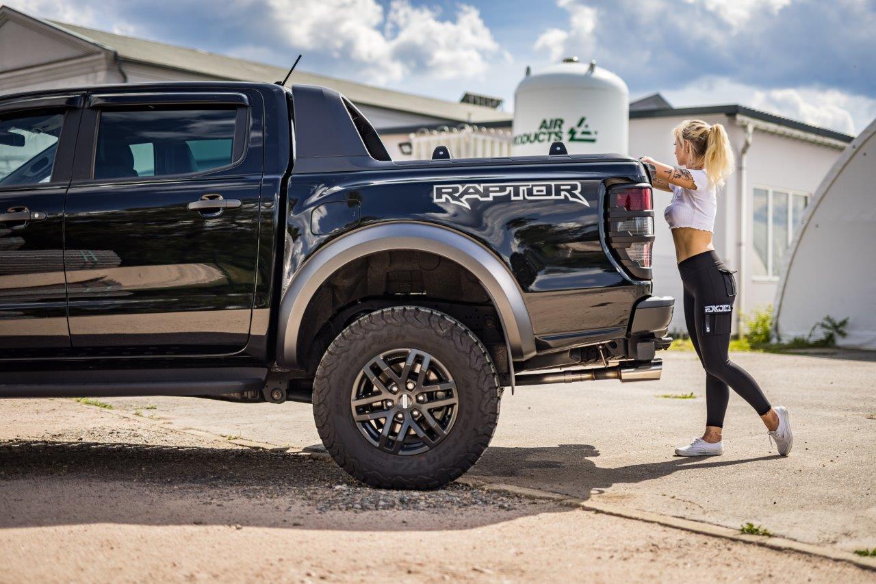 Ford Raptor - Doppelkabine Endschalldämpfer Ausgang rechts/links - 2x100 Typ 25 rechts/links